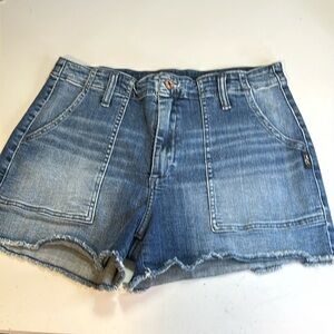 SILVER JEANS FATIGUE DEEP POCKETS POWER STRETCH DISTRESSED HEM SHORTS SZ 29